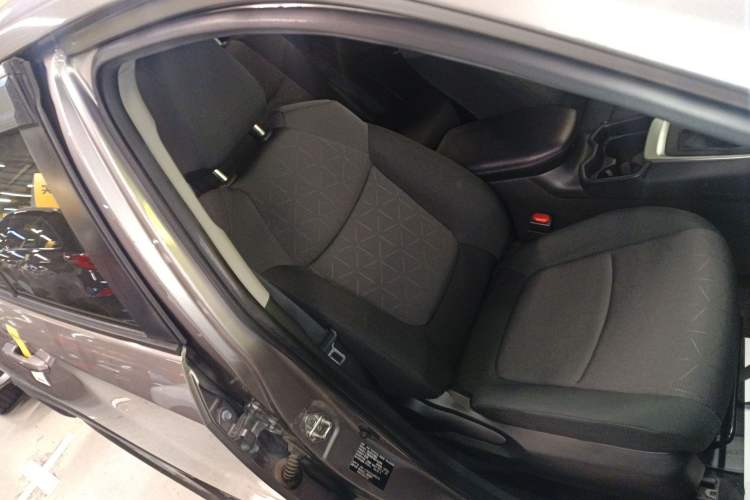 Used Toyota RAV4 2020 2.0L CVT Two-Wheel Drive Fashion Edition Right Front Seat