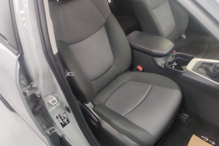 Used Toyota RAV4 2020 2.0L CVT Two-Wheel Drive Fashion Edition Right Front Seat