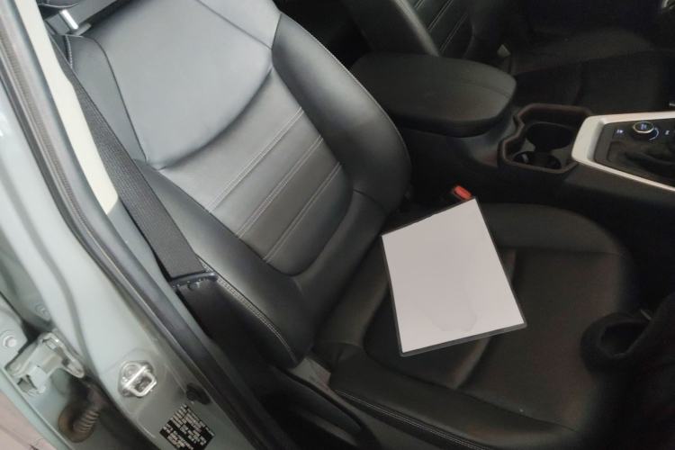 Used Toyota RAV4 2020 Dual-Engine 2.5L E-CVT 4x4 Elite PLUS Edition Right Front Seat