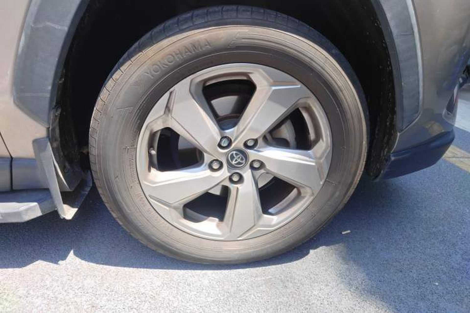 Used Toyota RAV4 2020 2.0L CVT Two-Wheel Drive Fashion Edition Right Front Wheel Hub