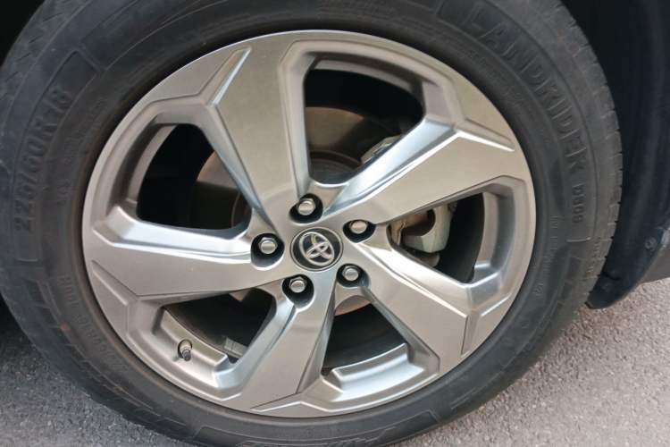 Used Toyota RAV4 2020 2.0L CVT Two-Wheel Drive Fashion Edition Right Front Wheel Hub