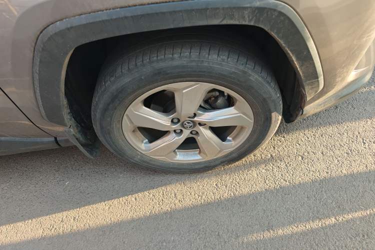 Used Toyota RAV4 2020 2.0L CVT Two-Wheel Drive Fashion Edition Right Front Wheel Hub