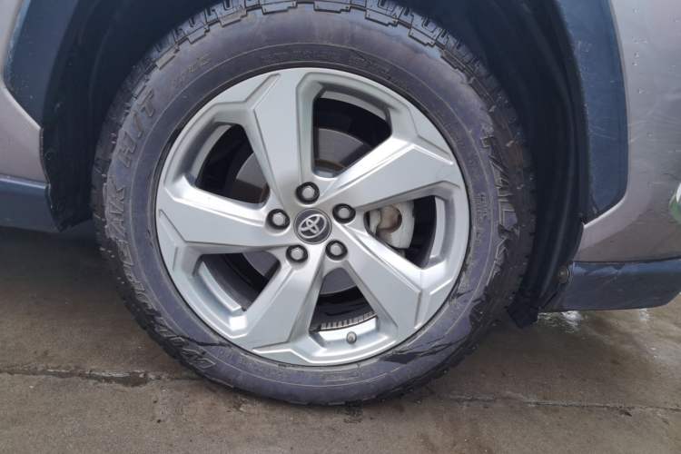 Used Toyota RAV4 2020 2.0L CVT Two-Wheel Drive Fashion PLUS Edition Right Front Wheel Hub