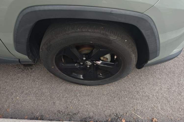 Used Toyota RAV4 2020 Dual-Motor 2.5L E-CVT Four-Wheel Drive Flagship Edition Right Front Wheel Hub