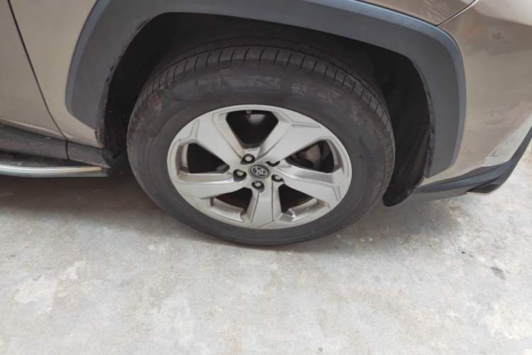 Used Toyota RAV4 2020 2.0L CVT Two-Wheel Drive Fashion Edition Right Front Wheel Hub