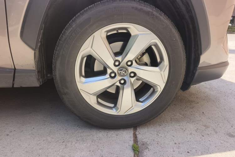 Used Toyota RAV4 2020 2.0L CVT Two-Wheel Drive Fashion Edition Right Front Wheel Hub