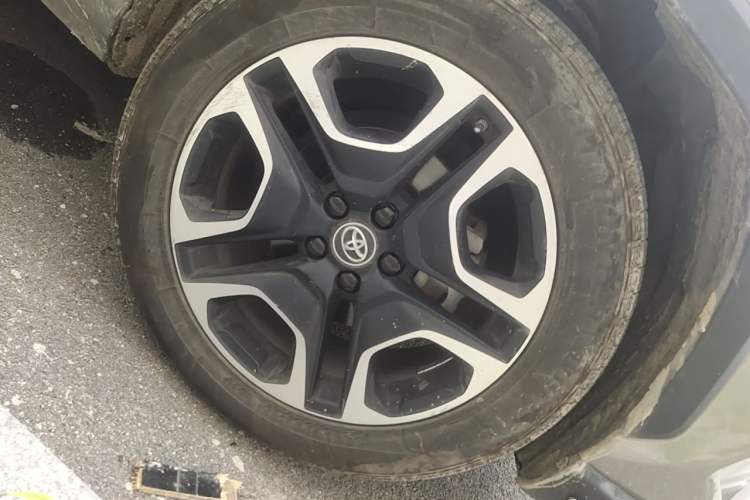 Used Toyota RAV4 2020 2.0L CVT Four-Wheel Drive Prestige Edition Right Front Wheel Hub