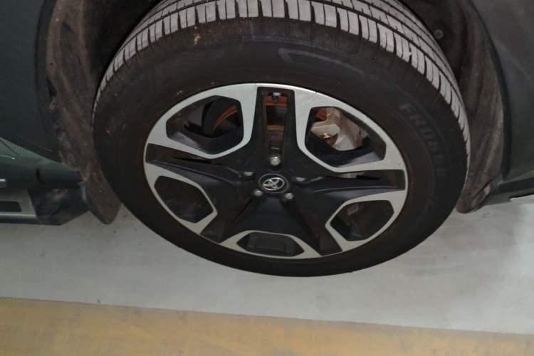 Used Toyota RAV4 2020 2.0L CVT Four-Wheel Drive Prestige Edition Right Front Wheel Hub