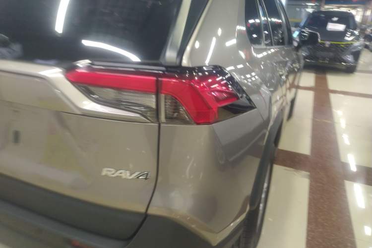 Used Toyota RAV4 2020 2.0L CVT Two-Wheel Drive Urban Edition Right Rear Taillight