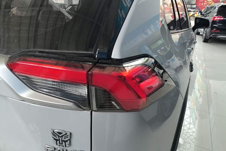 Used Toyota RAV4 2020 2.0L CVT Two-Wheel Drive Prestige Edition Right Rear Taillight