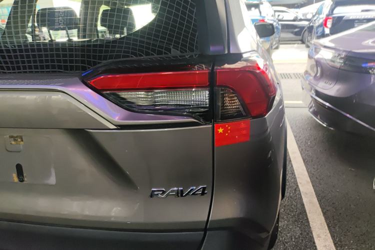 Used Toyota RAV4 2020 2.0L CVT Two-Wheel Drive Fashion Edition Right Rear Taillight
