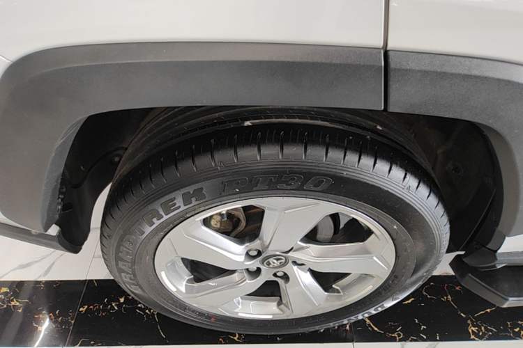 Used Toyota RAV4 2020 2.0L CVT Two-Wheel Drive Fashion PLUS Edition Right Rear Wheel Hub