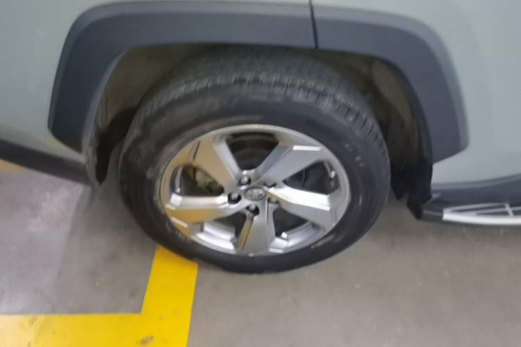 Used Toyota RAV4 2020 2.0L CVT 4x4 Trend Edition Right Rear Wheel Hub