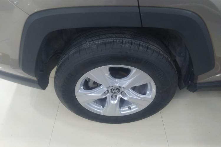 Used Toyota RAV4 2020 2.0L CVT Two-Wheel Drive Urban Edition Right Rear Wheel Hub