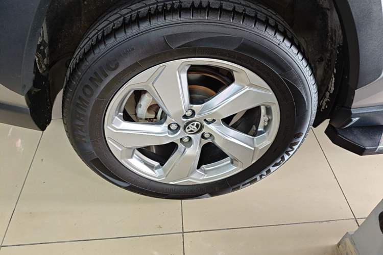 Used Toyota RAV4 2020 2.0L CVT 4x4 Trend Edition Right Rear Wheel Hub