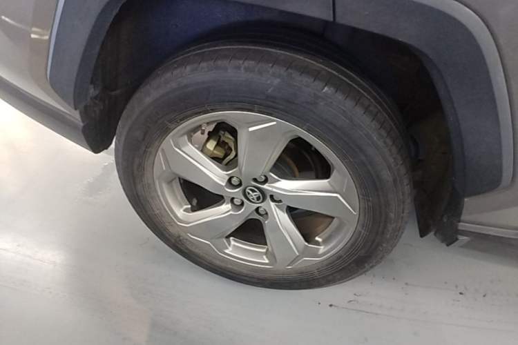 Used Toyota RAV4 2020 Dual-Engine 2.5L E-CVT Two-Wheel Drive Elite Edition Right Rear Wheel Hub