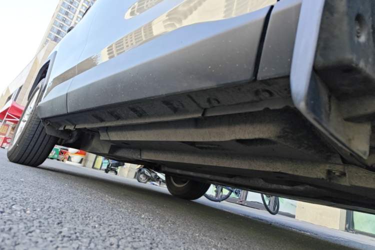 Used Toyota RAV4 2020 2.0L CVT Two-Wheel Drive Urban Edition Right Side Sill