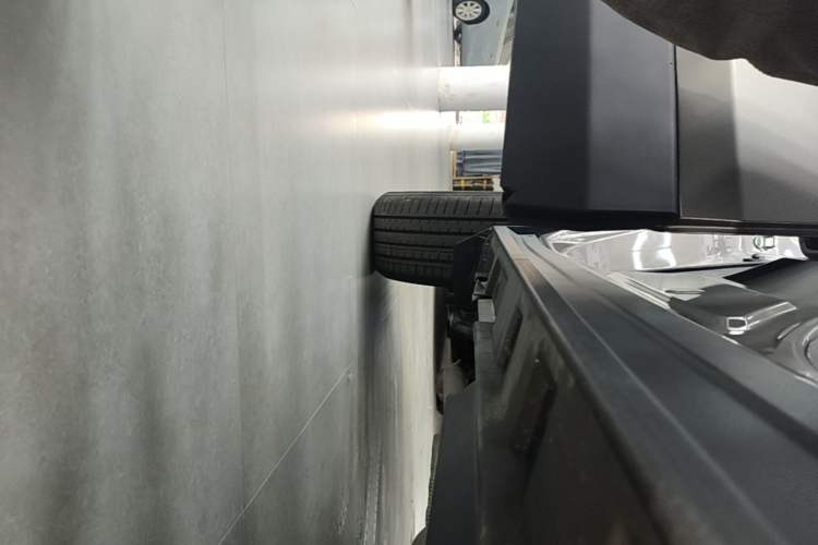 Used Toyota RAV4 2020 Dual-Motor 2.5L E-CVT Four-Wheel Drive Flagship Edition Right Side Sill