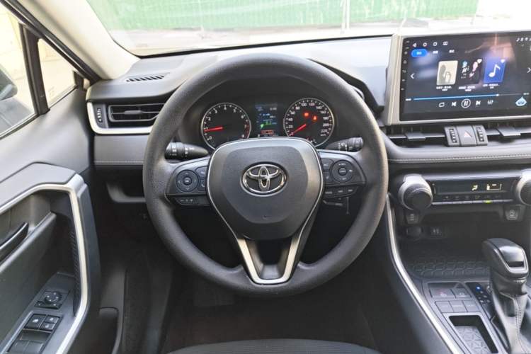 Used Toyota RAV4 2020 2.0L CVT Two-Wheel Drive Urban Edition Steering Wheel