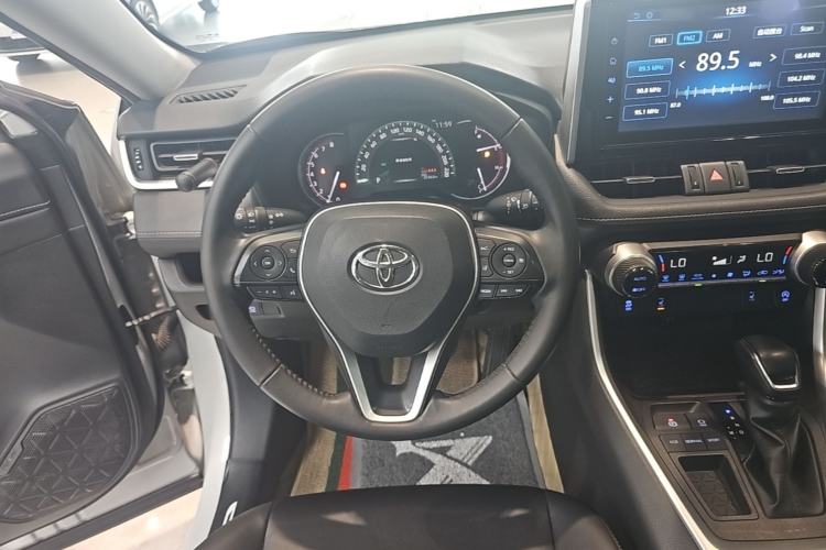Used Toyota RAV4 2020 2.0L CVT Two-Wheel Drive Prestige Edition Steering Wheel