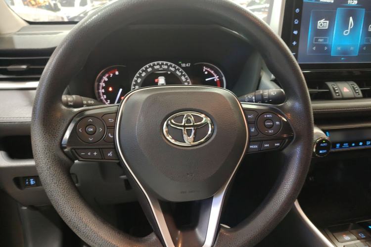 Used Toyota RAV4 2020 2.0L CVT Two-Wheel Drive Fashion Edition Steering Wheel