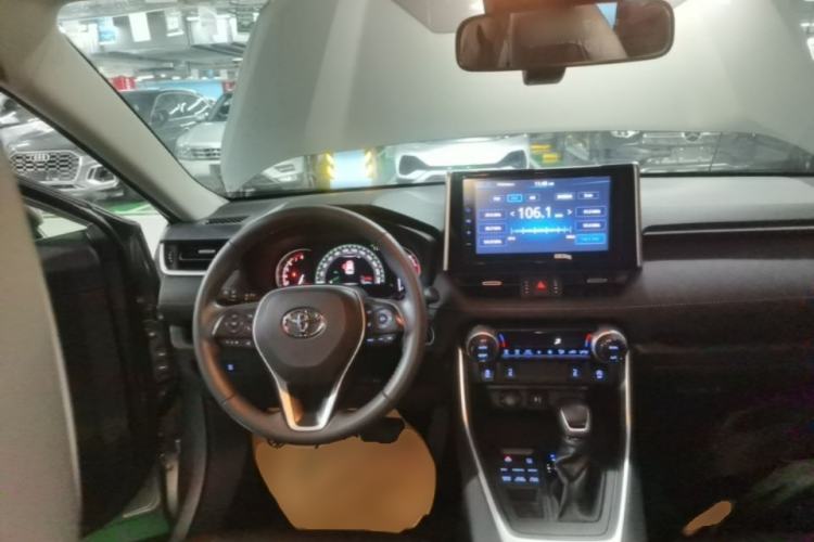 Used Toyota RAV4 2020 2.0L CVT 4x4 Style PLUS Edition Steering Wheel