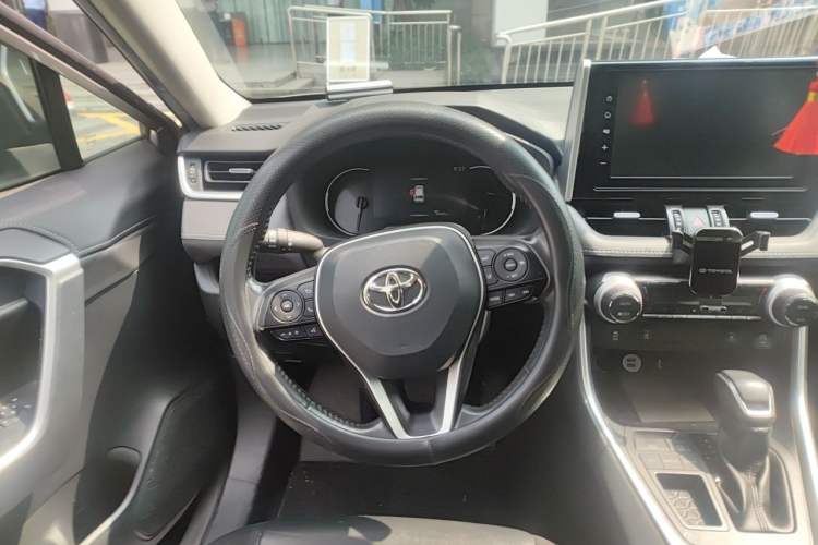 Used Toyota RAV4 2020 2.0L CVT Two-Wheel Drive Prestige Edition Steering Wheel