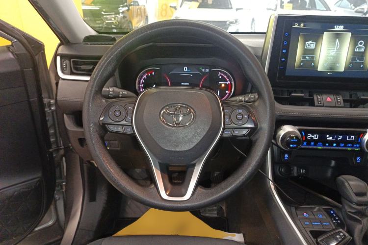 Used Toyota RAV4 2020 2.0L CVT Two-Wheel Drive Fashion Edition Steering Wheel