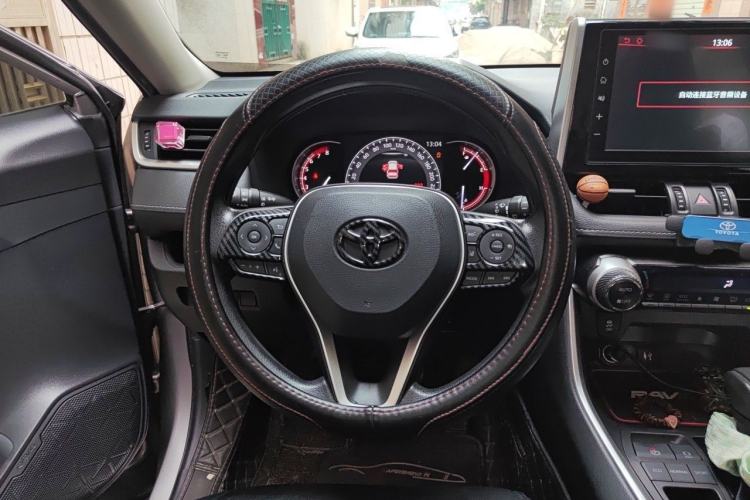 Used Toyota RAV4 2020 2.0L CVT Two-Wheel Drive Fashion Edition Steering Wheel