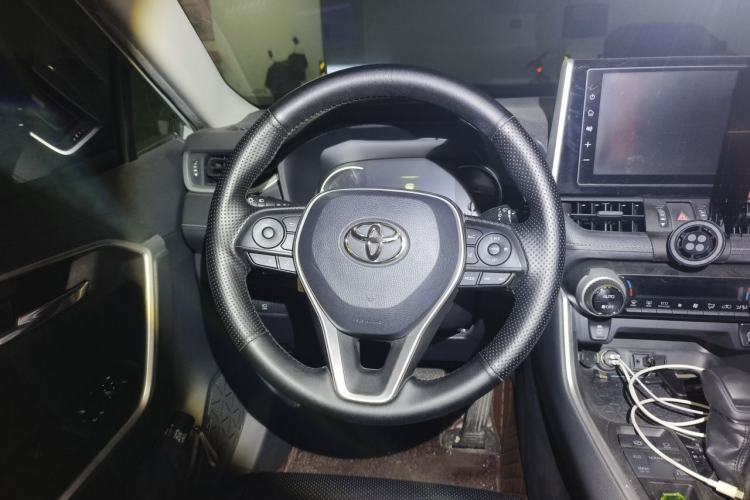 Used Toyota RAV4 2020 2.0L CVT 4x4 Trend Edition Steering Wheel