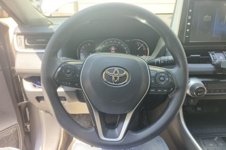 Used Toyota RAV4 2020 2.0L CVT Two-Wheel Drive Fashion Edition Steering Wheel