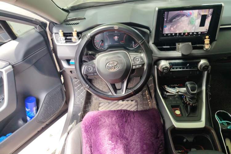 Used Toyota RAV4 2020 2.0L CVT Two-Wheel Drive Fashion PLUS Edition Steering Wheel