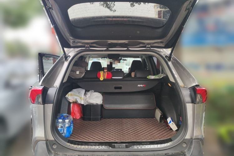 Used Toyota RAV4 2020 Dual-Engine 2.5L E-CVT 4x4 Elite PLUS Edition Trunk