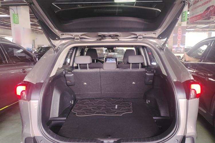 Used Toyota RAV4 2020 2.0L CVT Two-Wheel Drive Fashion Edition Trunk