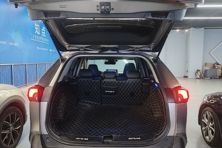 Used Toyota RAV4 2020 Dual-Engine 2.5L E-CVT Two-Wheel Drive Elite Edition Trunk