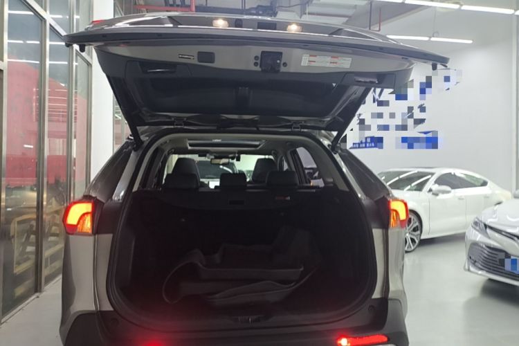 Used Toyota RAV4 2020 Dual-Motor 2.5L E-CVT Four-Wheel Drive Flagship Edition Trunk