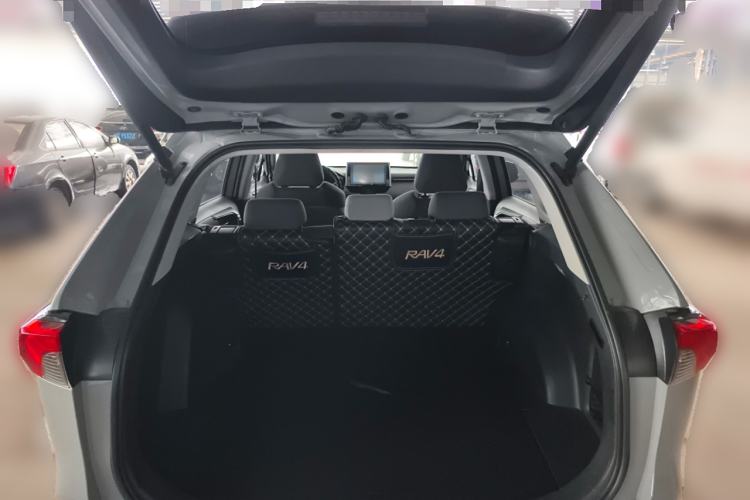 Used Toyota RAV4 2020 2.0L CVT 4x4 Trend Edition Trunk