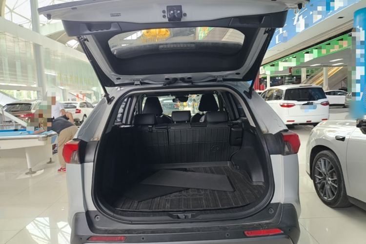 Used Toyota RAV4 2020 2.0L CVT Two-Wheel Drive Prestige Edition Trunk