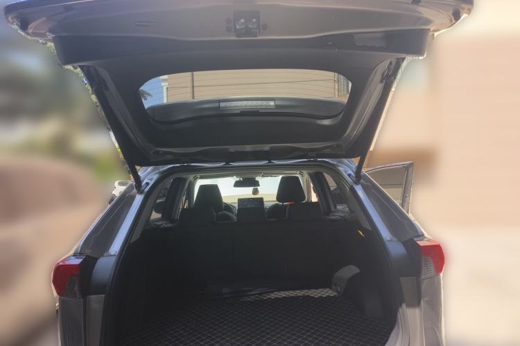 Used Toyota RAV4 2020 2.0L CVT Two-Wheel Drive Fashion Edition Trunk