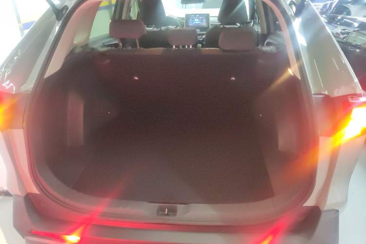 Used Toyota RAV4 2020 2.0L CVT Two-Wheel Drive Fashion Edition Trunk