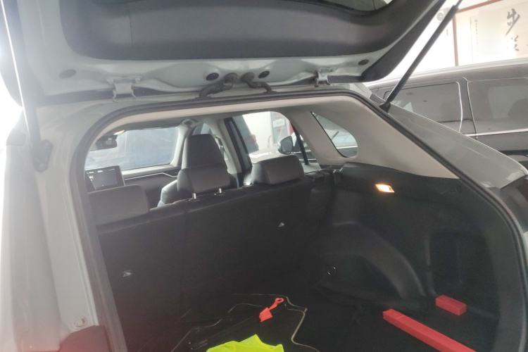 Used Toyota RAV4 2020 Dual-Engine 2.5L E-CVT 4x4 Elite PLUS Edition Trunk