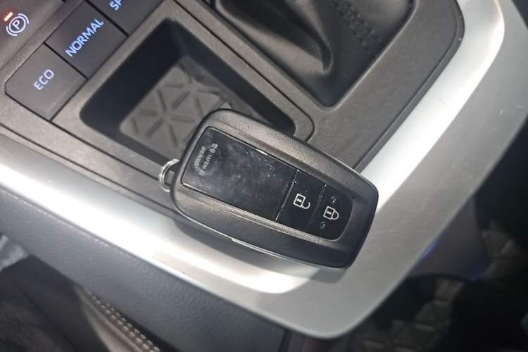 Used Toyota RAV4 2020 2.0L CVT Two-Wheel Drive Prestige Edition Vehicle Key