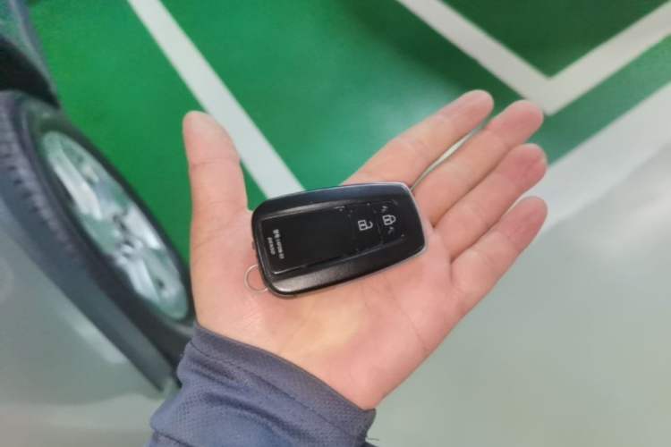 Used Toyota RAV4 2020 2.0L CVT 4x4 Style PLUS Edition Vehicle Key