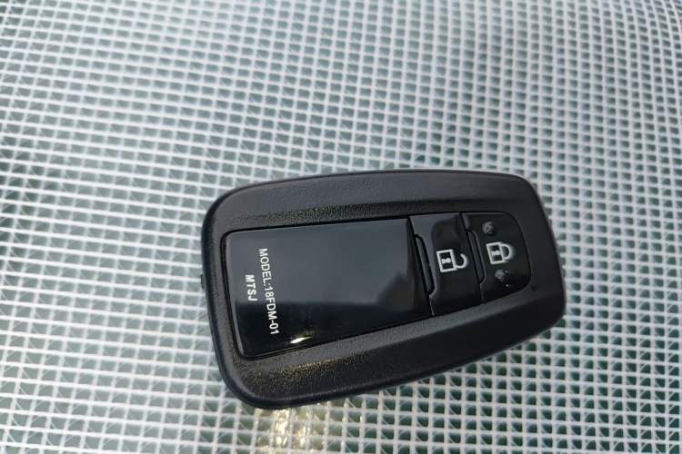 Used Toyota RAV4 2020 2.0L CVT Two-Wheel Drive Prestige Edition Vehicle Key
