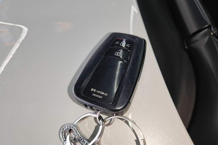 Used Toyota RAV4 2020 2.0L CVT Two-Wheel Drive Fashion PLUS Edition Vehicle Key
