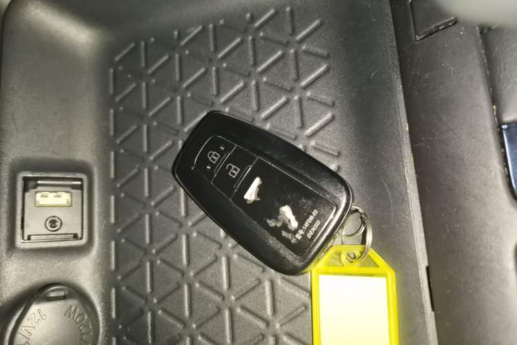 Used Toyota RAV4 2020 2.0L CVT 4x4 Trend Edition Vehicle Key