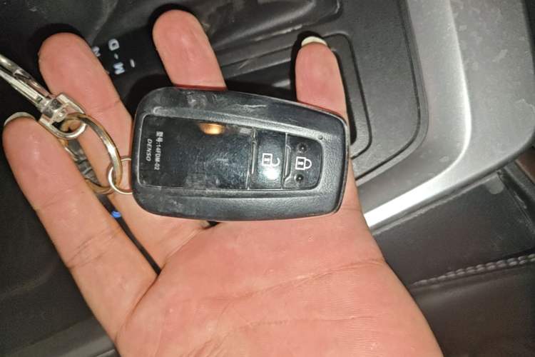 Used Toyota RAV4 2020 2.0L CVT Two-Wheel Drive Fashion PLUS Edition Vehicle Key