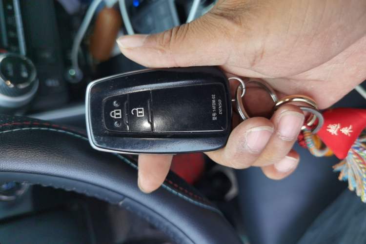 Used Toyota RAV4 2020 2.0L CVT Two-Wheel Drive Fashion PLUS Edition Vehicle Key