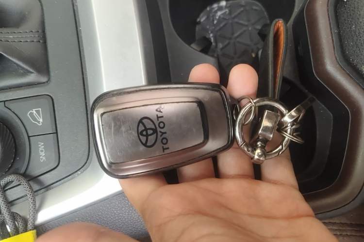 Used Toyota RAV4 2020 2.0L CVT Four-Wheel Drive Prestige Edition Vehicle Key