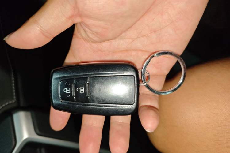 Used Toyota RAV4 2020 2.0L CVT Four-Wheel Drive Prestige Edition Vehicle Key